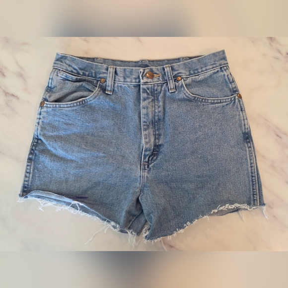 Wrangler Women's Blue Cut Off Denim Shorts Western Concert Cowgirl - Picture 2 of 9